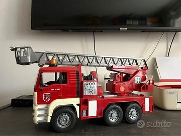 Bruder camion dei pompieri man TGA