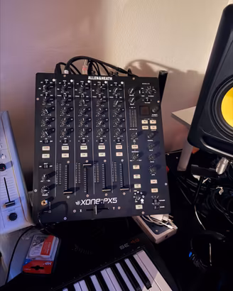 Dj mixer HALLEN & HEAT PX5