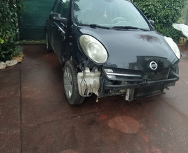 Nissan Micra incidentata