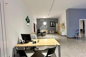 VILLA SINGOLA A CIVIDATE AL PIANO