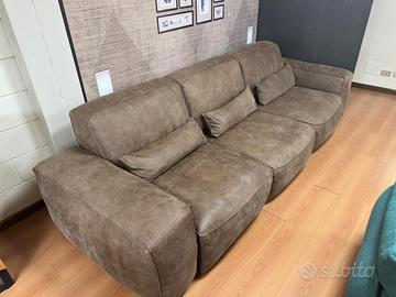 Divano Delta Salotti Mod.Cortina - 285 cm in pelle