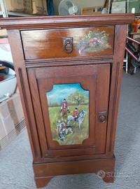 Comodino dipinto in legno