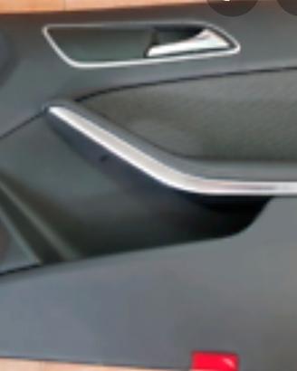 Pannello dx con portaoggetti  Mercedes classe A  