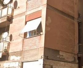 Cantina 5 mq Via a.severo( FOTO PALAZZO)