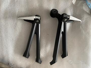 Pedane passeggero triumph street triple 675 Suzuki