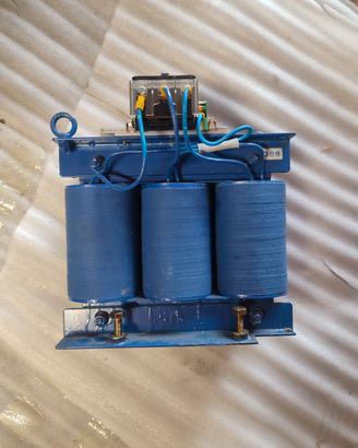 autotrasformatore 380 220 trifase