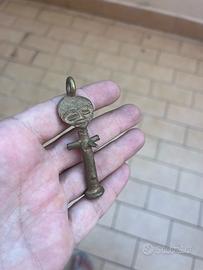 Pendente / Amuleto Etnico in Bronzo o Ottone