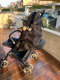 Passeggino leggero GB Qbit + chiusura a una mano