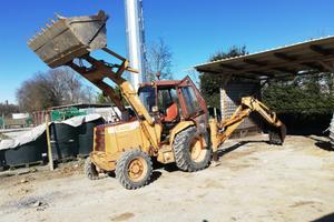 Terna Case. 4x4. 580.G. Cv. /75.