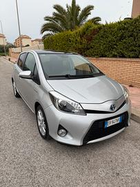 TOYOTA YARIS Style Hybrid (TAGLIANDI TOYOTA)