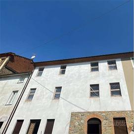 Casa indipendente di 220 m² con più di 5 locali e 