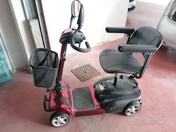 Scooter elettrico per anziani/disabili