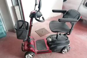 Scooter elettrico per anziani/disabili