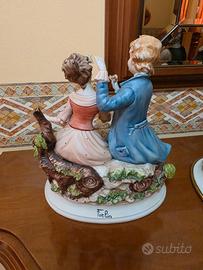 Statuetta Porcellana Capodimonte Dama Cavaliere