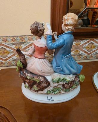 Statuetta Porcellana Capodimonte Dama Cavaliere