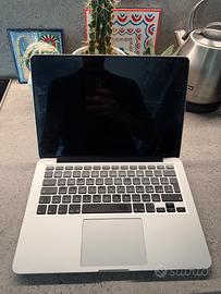 MacBook Pro Retina 13” Early 2015 – i5 2.7GHz – 8G