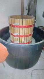 torchio per il vino completo di vasca 