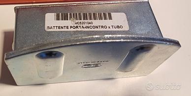 Battente supporto serratura