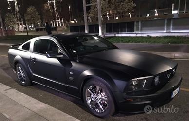 Ford Mustang gt  v8 