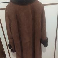 capotto in montone con tre bottoni 