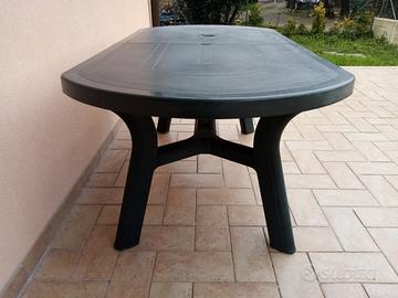 Tavolo da giardino verde 