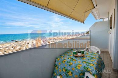 2 CAMERE E TERRAZZO FRONTE MARE - JESOLO LIDO