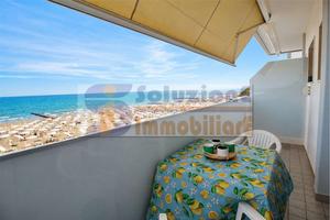 2 CAMERE E TERRAZZO FRONTE MARE - JESOLO LIDO
