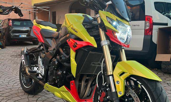 Suzuki Gsr 750 - A2 perfetta