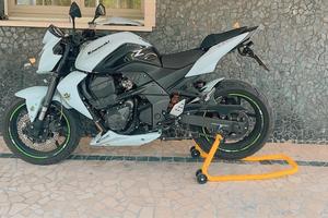 Kawasaki Z750 2010