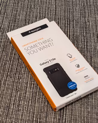 Cover Spigen Galaxy S10e