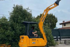 E255 - Escavatore Komatsu 25 q