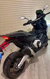 X-adv 750