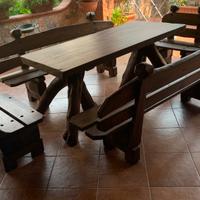 Tavolo con panche in legno castagno