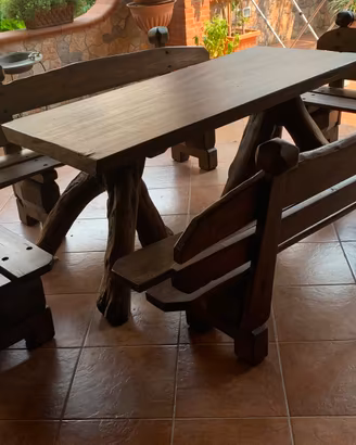 Tavolo con panche in legno castagno