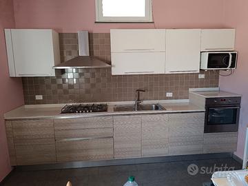Veneta cucine 3.70m +dispes+ forno+frigo+microond