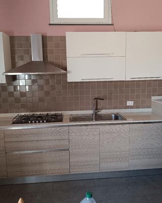Veneta cucine 3.70m +dispes+ forno+frigo+microond