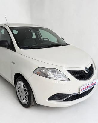 Lancia Ypsilon 1.2 69 CV 5 porte Silver