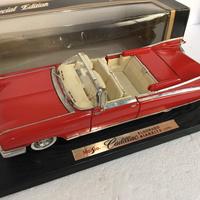 Modello auto cadillac eldorado rossa no burago