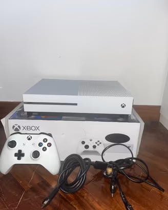 Xbox one S + gtaV e Fifa 21