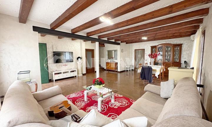 Villa a Pravisdomini