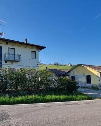 Casa indipendente di 140 m² con 5 locali e box aut