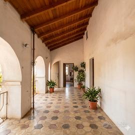 Casa campidanese con terreno zona B