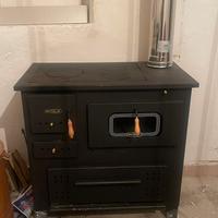 Stufa a legna cin forno