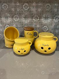 Set da cucina in ceramica gialla