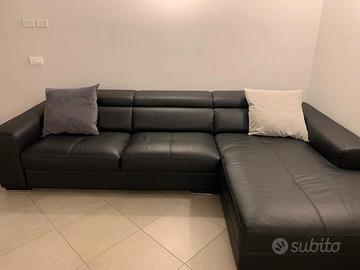 Divano in Pelle Nera 