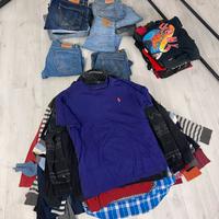 Vestiti di marca stock abbigliamento