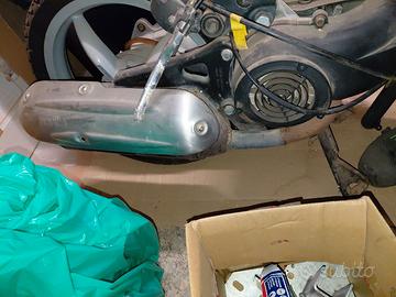 Blocco motore 100 2t tutto originale.