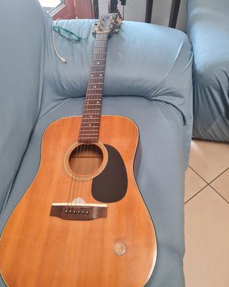 chitarra acustica Darco martin
