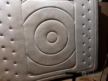 Materasso matrimoniale usato