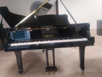 Pianoforte Yamaha C3 a coda trasporto incluso